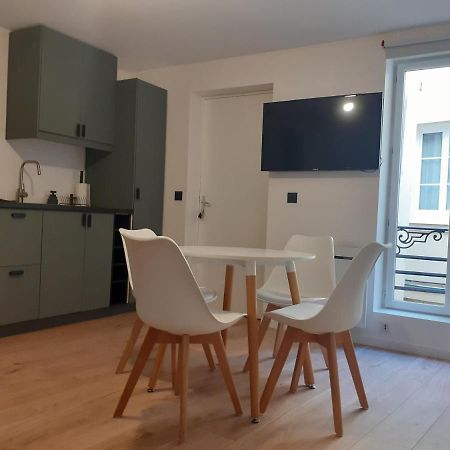 Saint-Germain-En-Laye: Grand Studio En Centre Ville A 2 Minutes Du Rer Eksteriør bilde