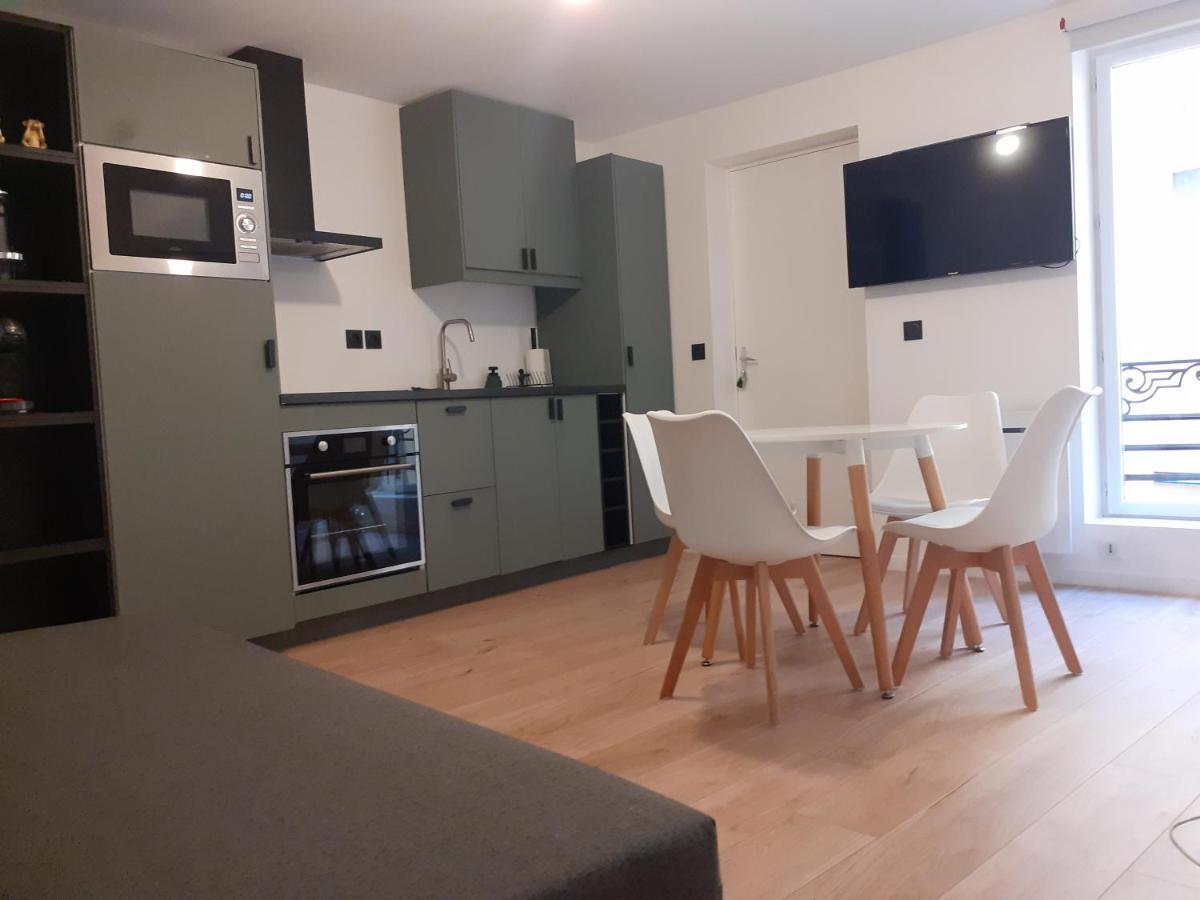 Saint-Germain-En-Laye: Grand Studio En Centre Ville A 2 Minutes Du Rer Eksteriør bilde