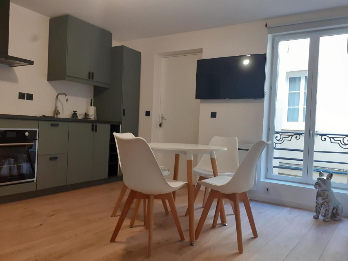 Saint-Germain-En-Laye: Grand Studio En Centre Ville A 2 Minutes Du Rer Eksteriør bilde